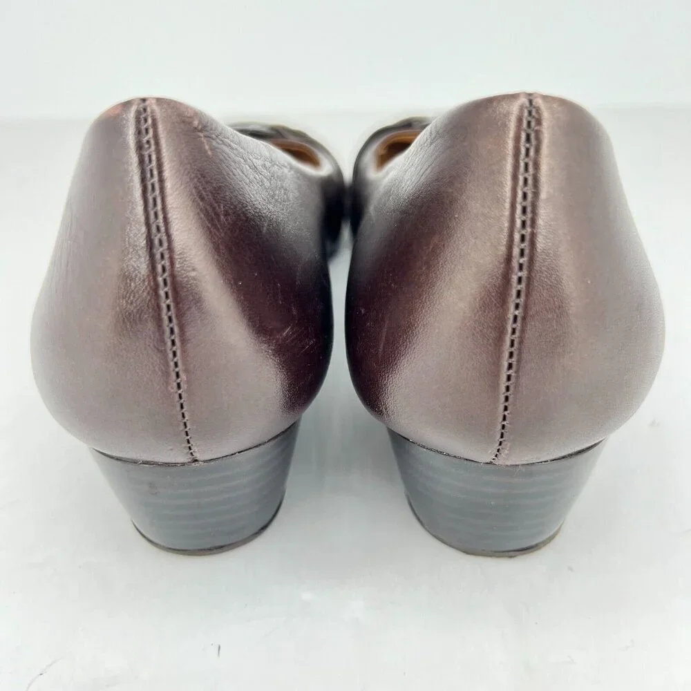 Nurture Womens Serene Brown Leather Low Casual Wedge Size 10 M Slip On Heels
